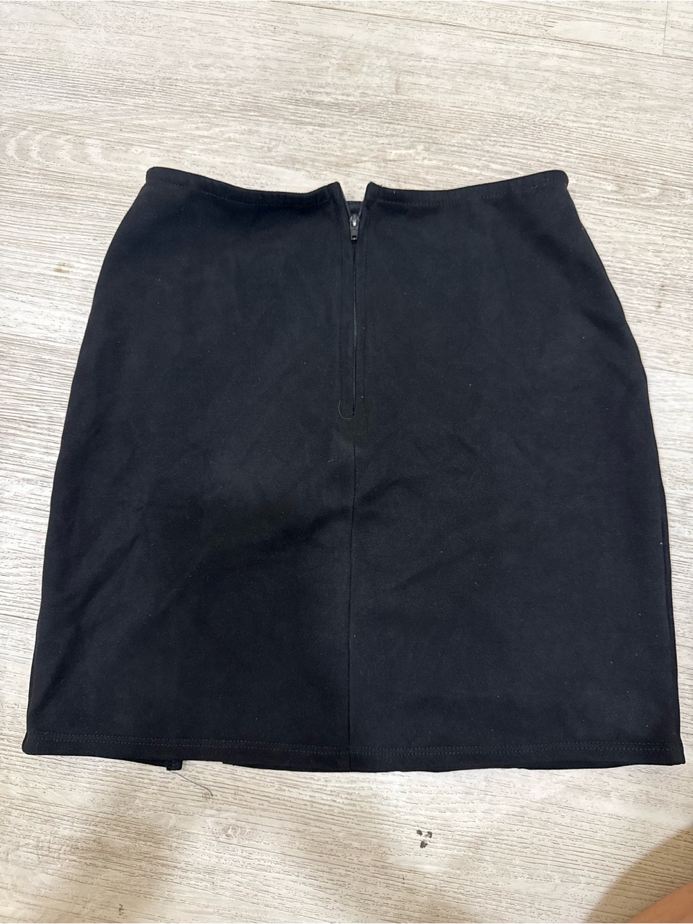 Windsor black midi skirt with zipper back - Picture 2 of 3